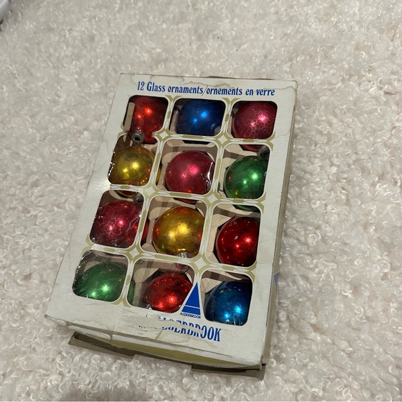 Box of 12 Vintage Christmas Glass Ornaments - Picture 10 of 16